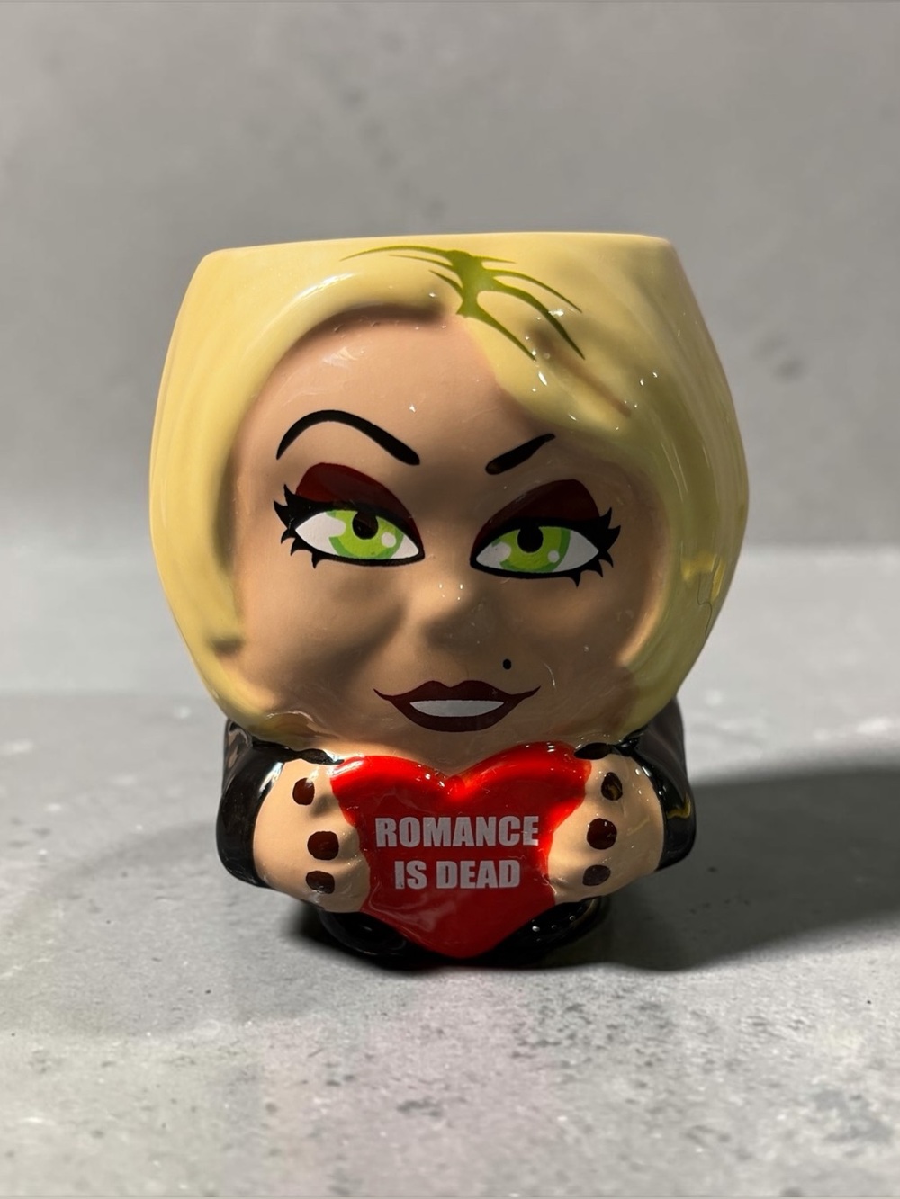NWT BRIDE OF CHUCKY TIFFANY “ROMANCE IS DEAD” CERAMIC MUG – ZAK DESIGNS